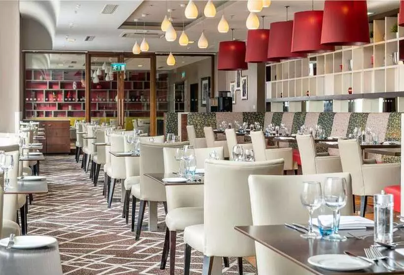 هتل Hilton London Olympia