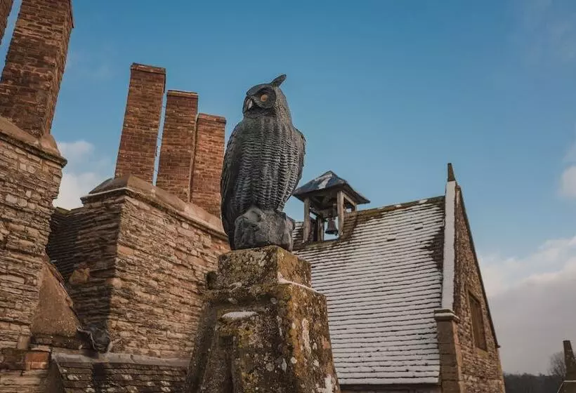 Отель Karma Salford Hall