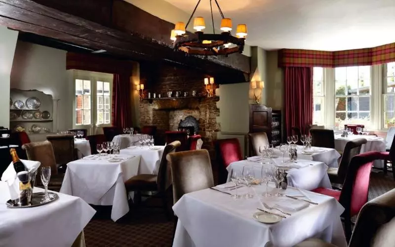 فندق Macdonald Bear