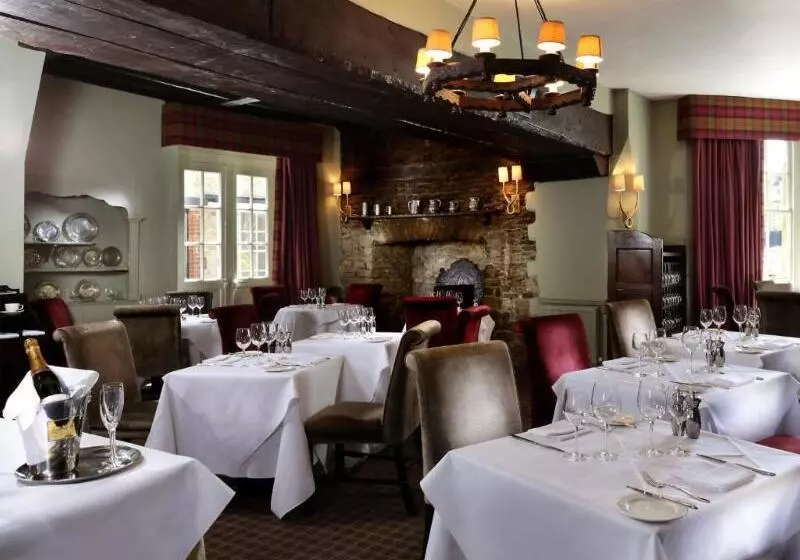 فندق Macdonald Bear