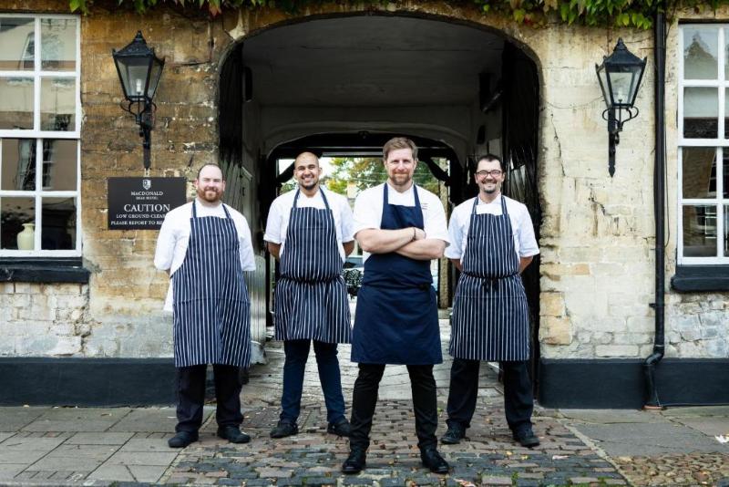 호텔 Macdonald Bear