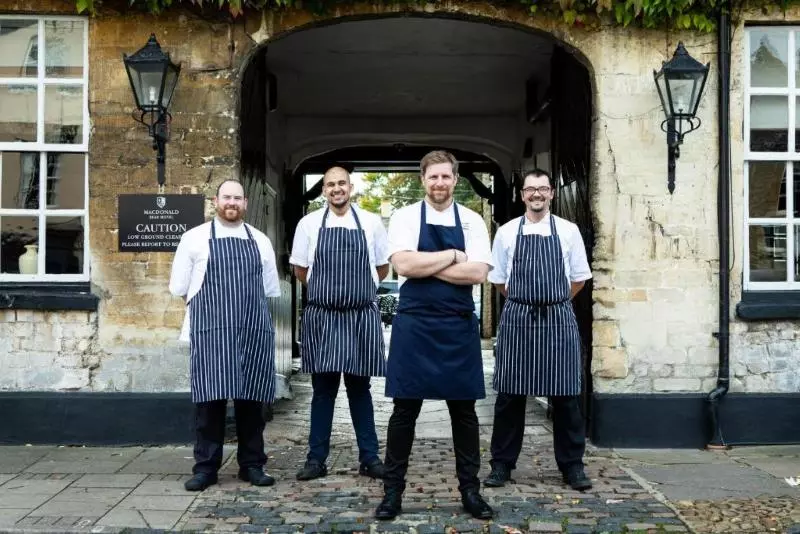 فندق Macdonald Bear