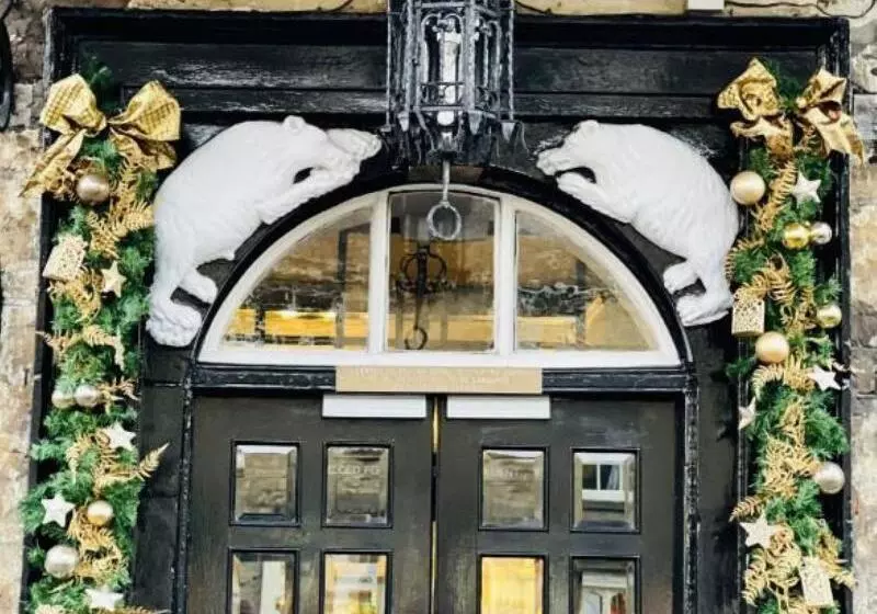 فندق Macdonald Bear