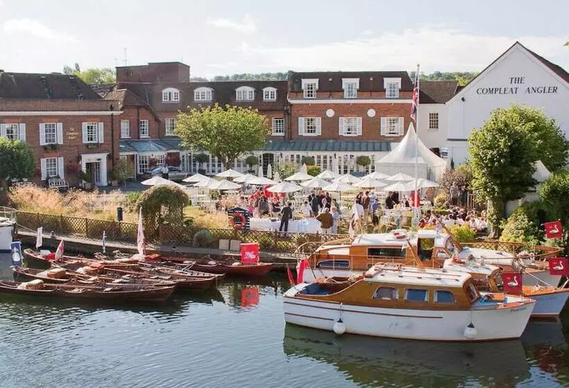 Отель Macdonald Compleat Angler