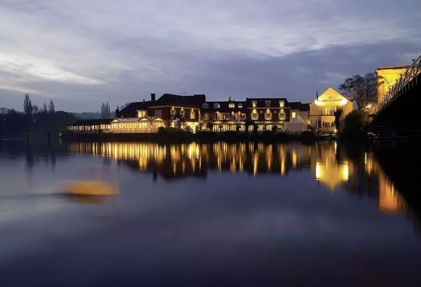 Отель Macdonald Compleat Angler