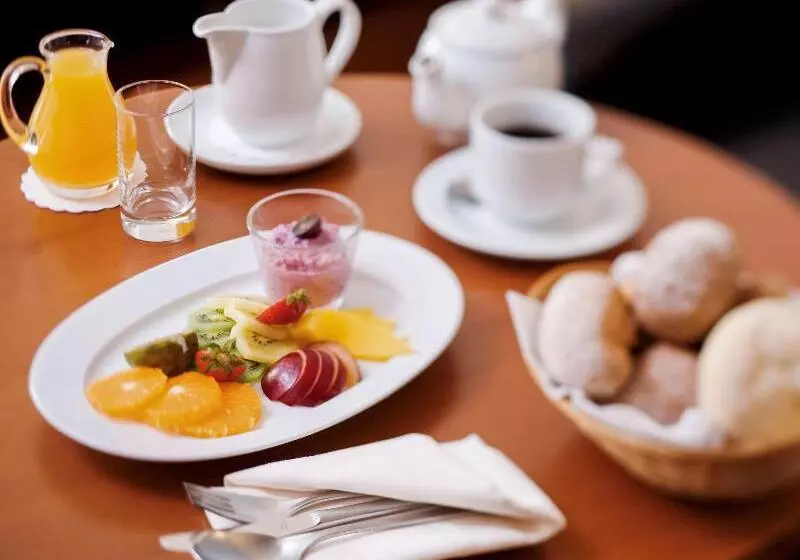 Mövenpick Ambassador Hotel Accra