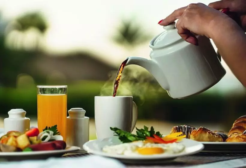 Mövenpick Ambassador Hotel Accra