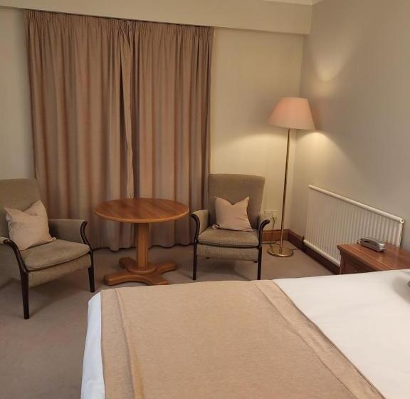 فندق North West Castle