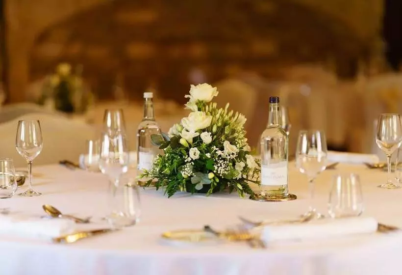 فندق Thornbury Castle   A Relais & Chateaux