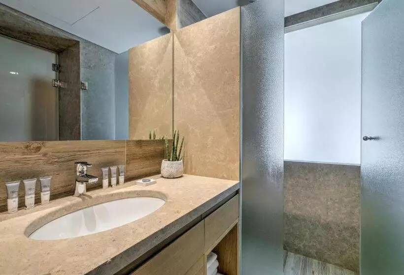 בית מלון כפרי Amada Colossos Resort