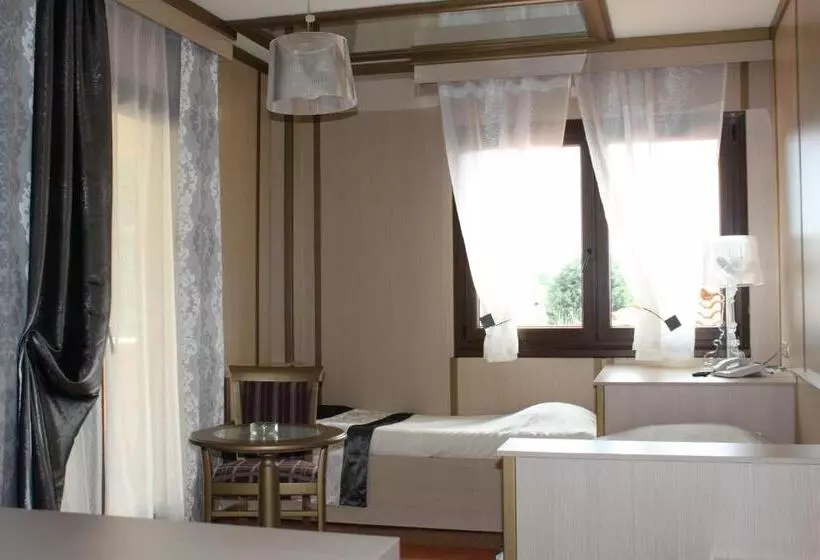 فندق Arxhontiko Chris & Eve