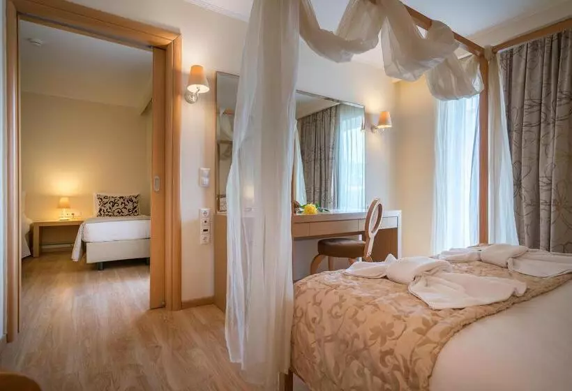 Отель Galaxy Beach Resort Bw Premier Collection