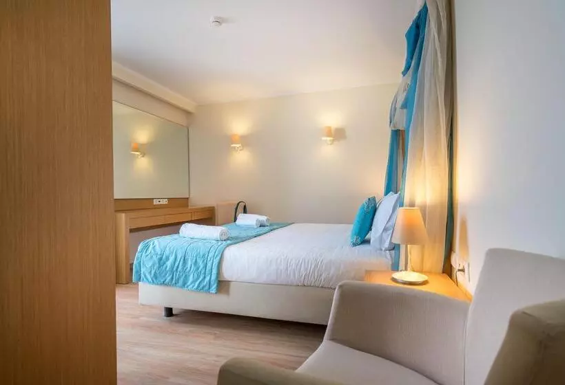 Отель Galaxy Beach Resort Bw Premier Collection