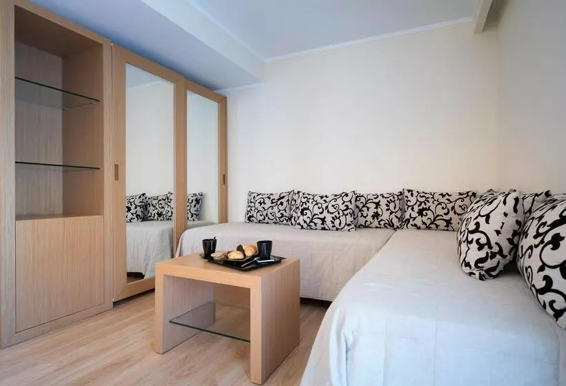 Отель Galaxy Beach Resort Bw Premier Collection