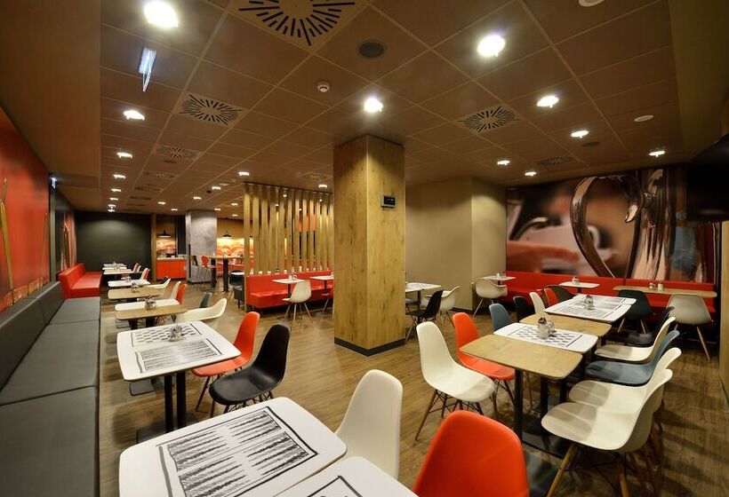 בית מלון כפרי Ibis Budapest City