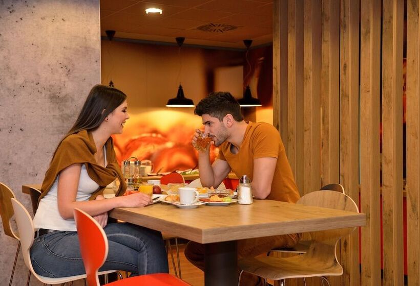 בית מלון כפרי Ibis Budapest City