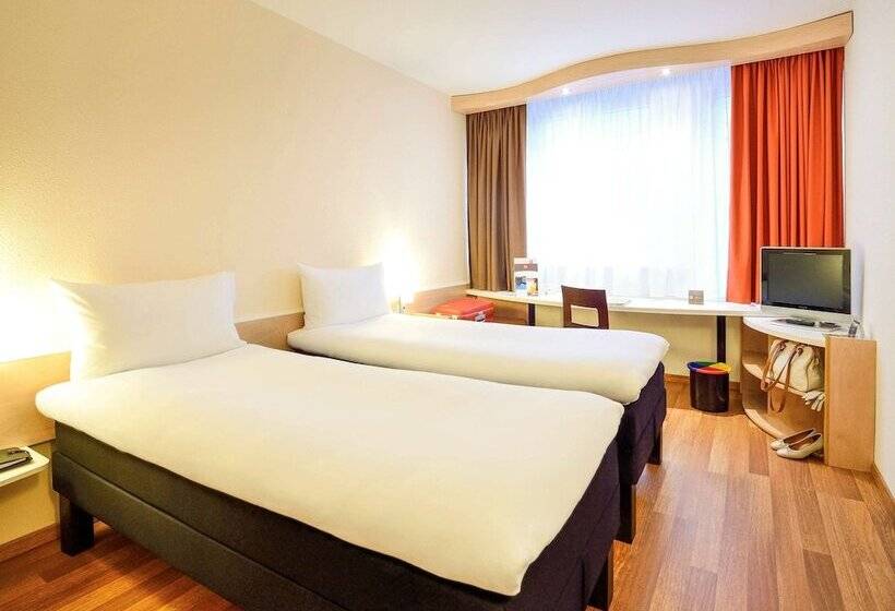 בית מלון כפרי Ibis Budapest City