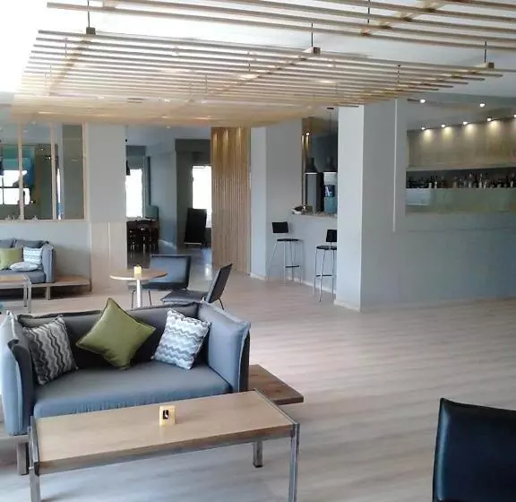 בית מלון כפרי King Alexander