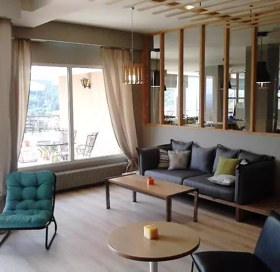 בית מלון כפרי King Alexander