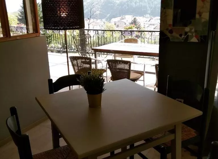 בית מלון כפרי King Alexander