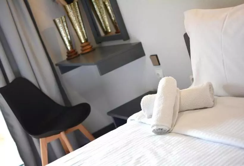 בית מלון כפרי King Alexander