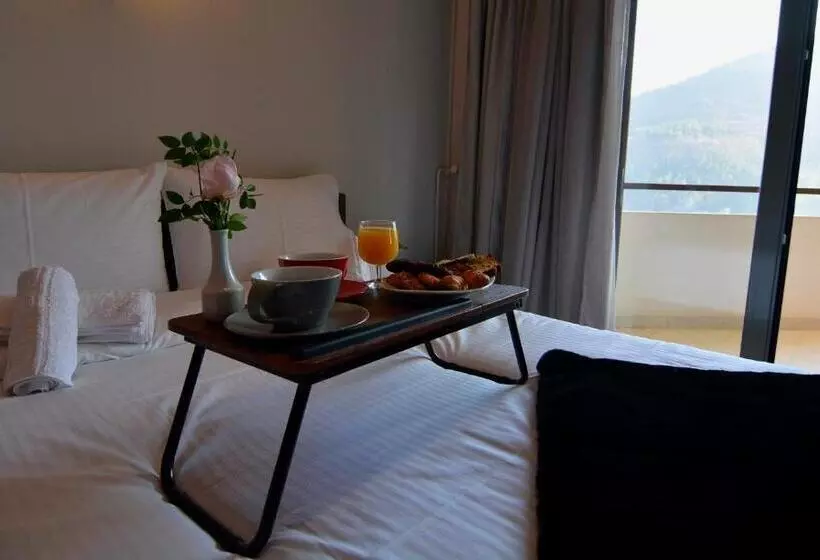 בית מלון כפרי King Alexander