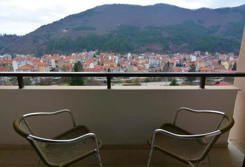 בית מלון כפרי King Alexander