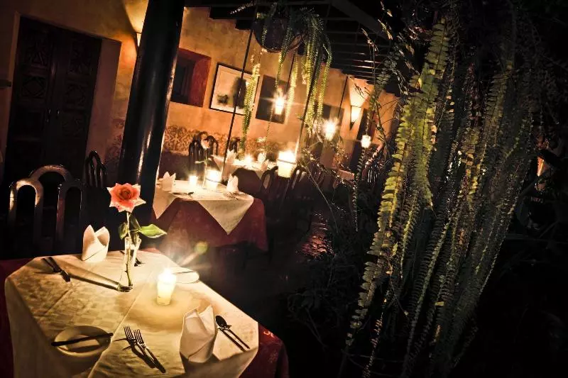 هتل Meson Panza Verde