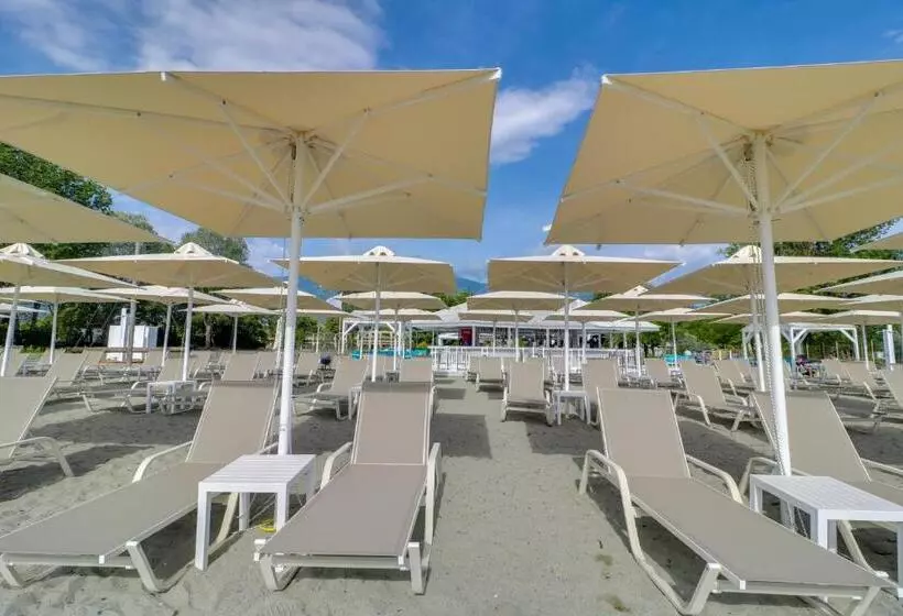 호텔 Olympian Bay Grand Resort