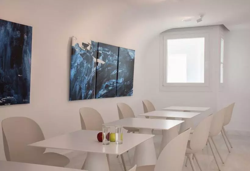 Отель Petasos Chic