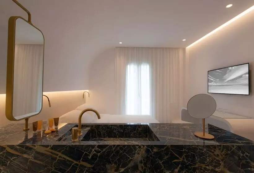 Отель Petasos Chic