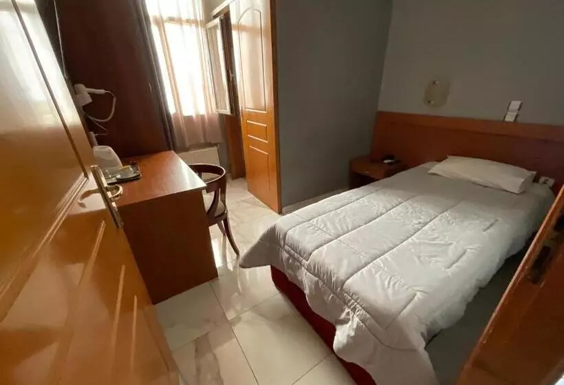 Hotel Piraeus Acropole