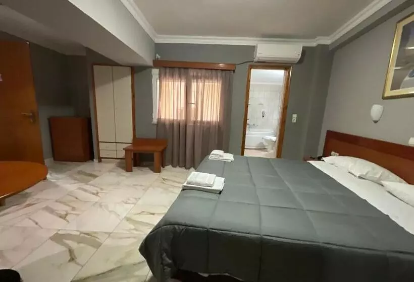 Hotel Piraeus Acropole