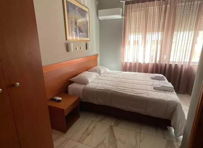 Hotel Piraeus Acropole