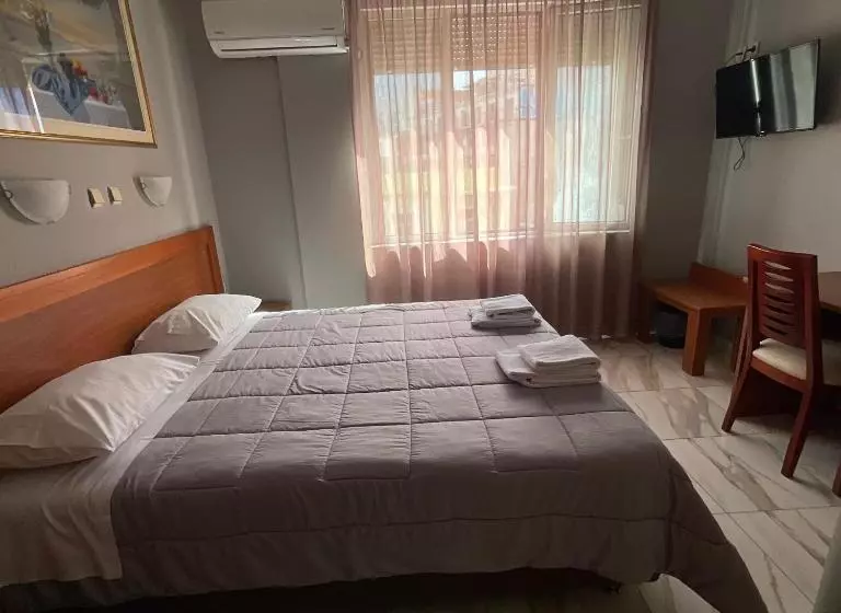 Hotel Piraeus Acropole