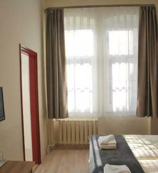 ホテル Piros Arany Panzió Kalocsa