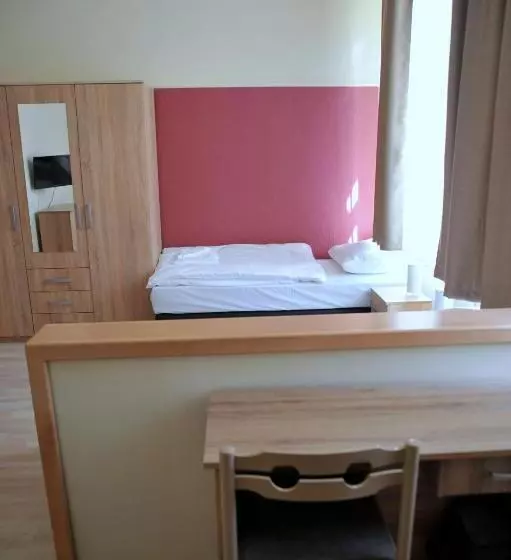 ホテル Piros Arany Panzió Kalocsa