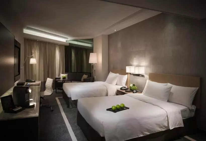 Gateway Hotel, Marco Polo