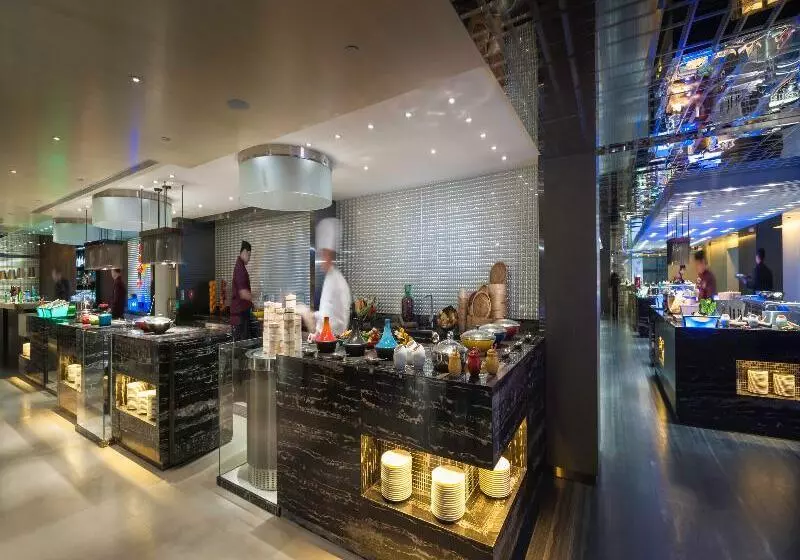 Gateway Hotel, Marco Polo