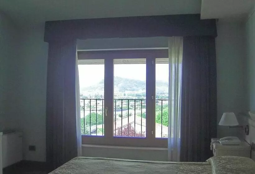 בית מלון כפרי Genziana