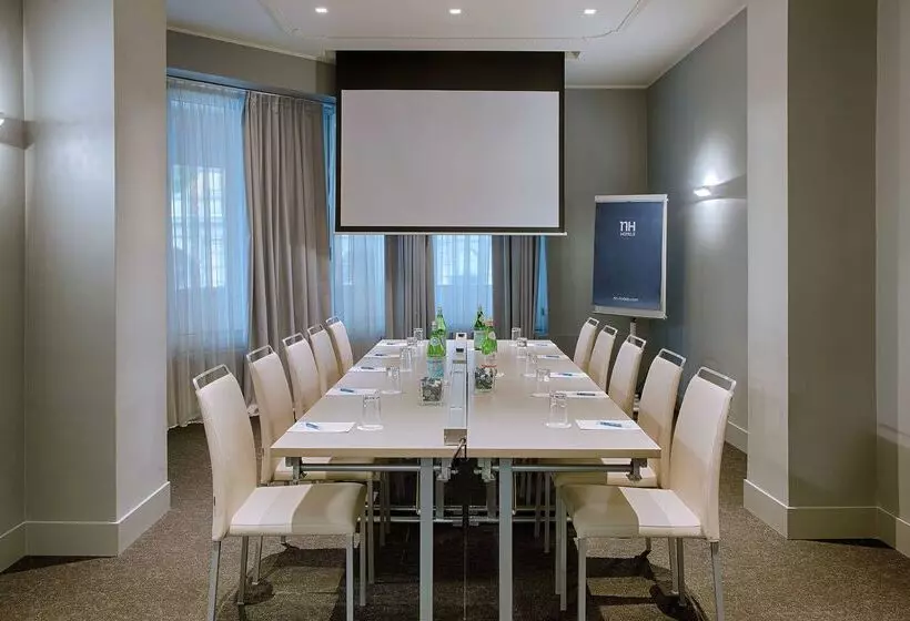 هتل NH Bologna De La Gare