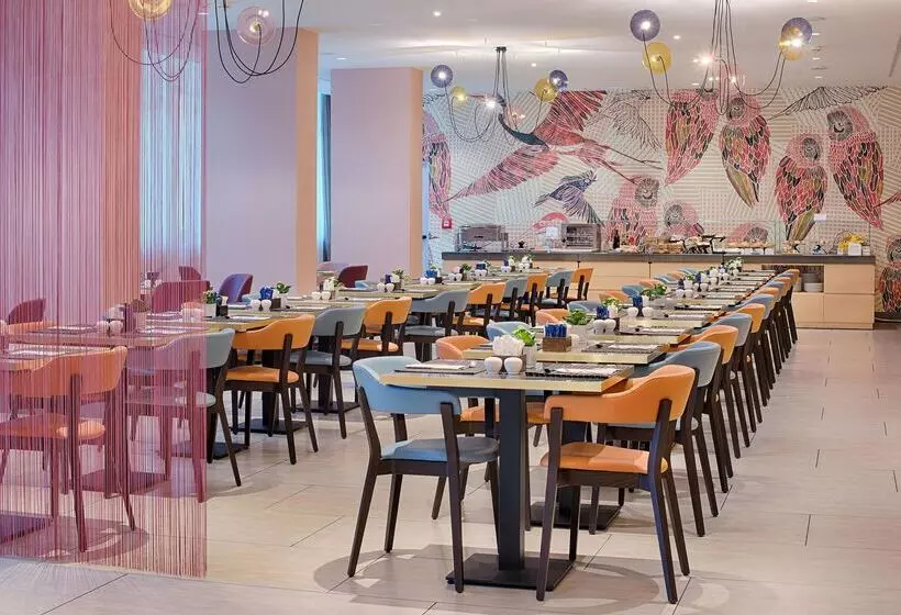 هتل NH Bologna De La Gare