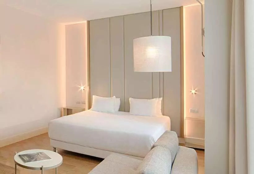 هتل NH Bologna De La Gare