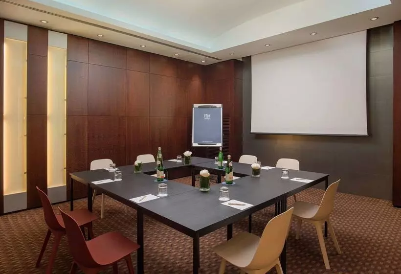 هتل NH Catania Centro