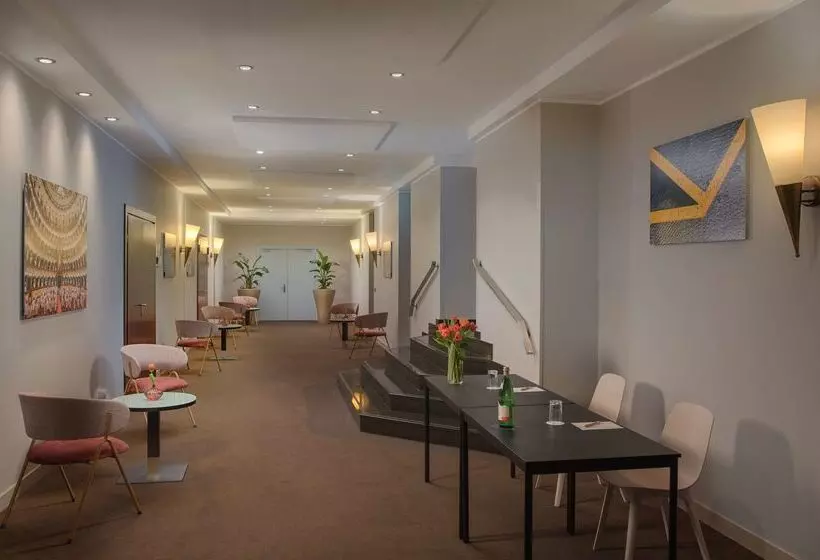 هتل NH Catania Centro