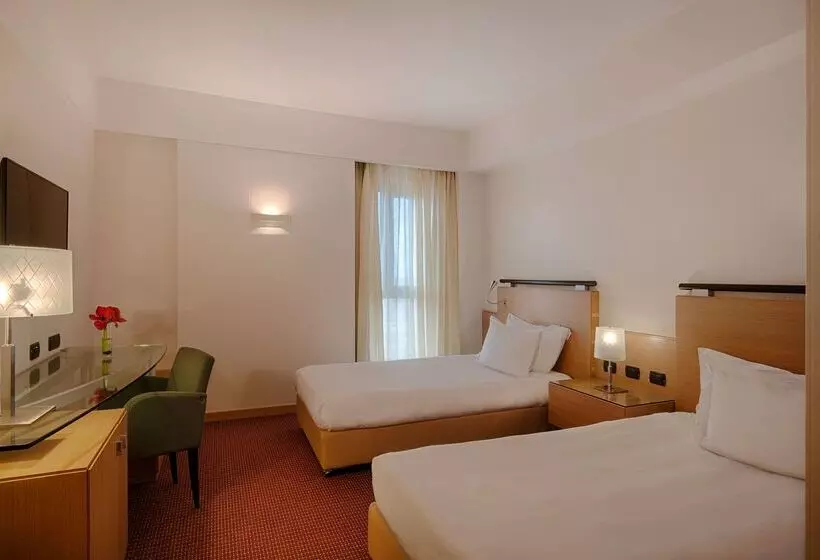 هتل NH Catania Centro