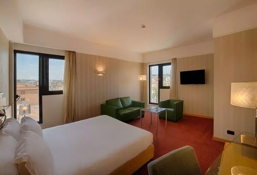 هتل NH Catania Centro