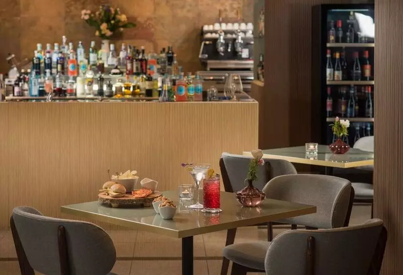 هتل NH Catania Centro