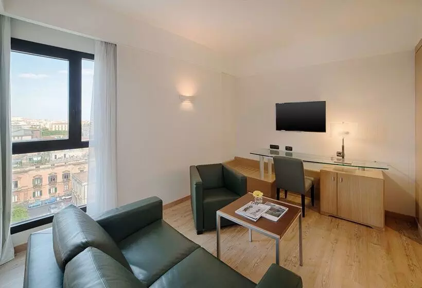 هتل NH Catania Centro