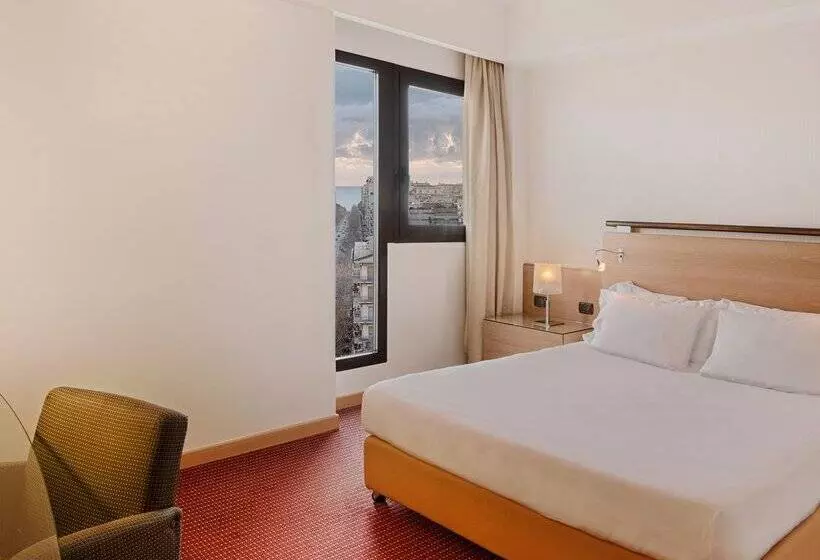 هتل NH Catania Centro